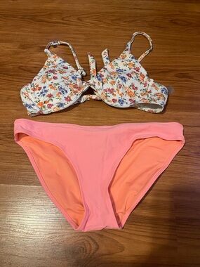 Floral Print Underwire Bikini Top with Pink Bikini Bottoms